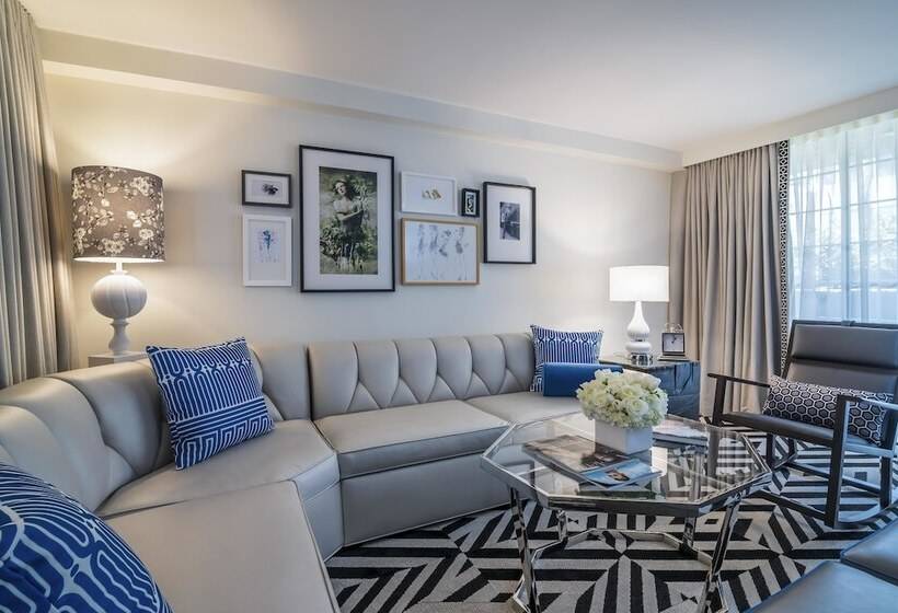 Люкс Премиум, Chamberlain West Hollywood