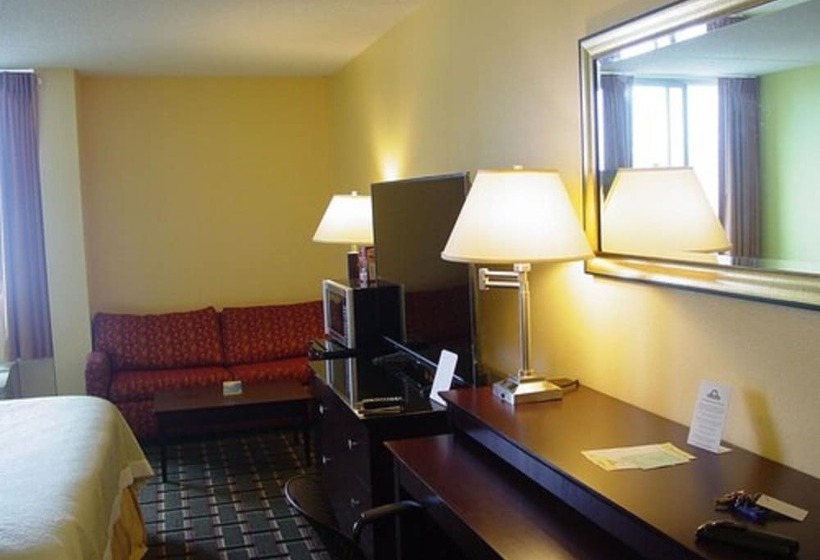 غرفة بيزنس, Days Hotel By Wyndham Danville Conference Center