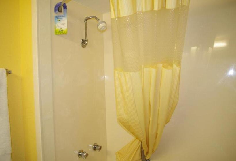 غرفة ديلوكس, Days Hotel By Wyndham Danville Conference Center