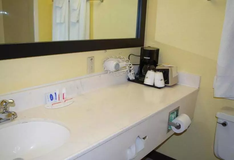 デラックスルーム, Days Hotel By Wyndham Danville Conference Center