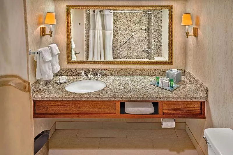 اتاق استاندارد, Doubletree By Hilton Philadelphia Airport