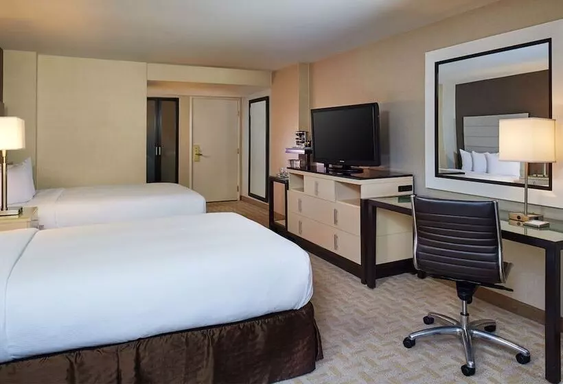 Standard-huone 2 Parivuodetta, Hilton Los Angeles Airport