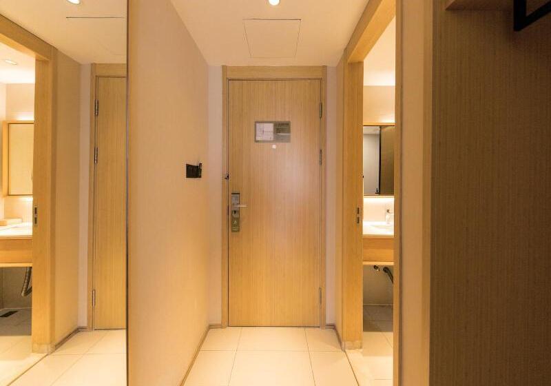 غرفة قياسية سرير كينج لذوى الإحتياجات الخاصة, Hilton Los Angeles Airport