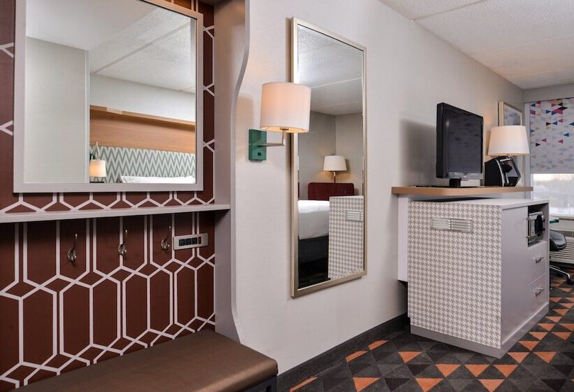 Номер Стандарт, Holiday Inn Hotel & Suites Rochester   Marketplace, An Ihg