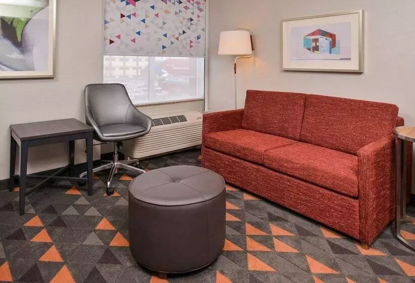 身障者適用スイートルーム, Holiday Inn Hotel & Suites Rochester   Marketplace, An Ihg