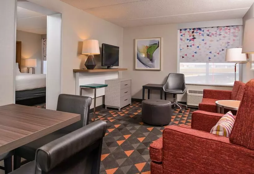 身障者適用スイートルーム, Holiday Inn Hotel & Suites Rochester   Marketplace, An Ihg