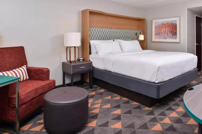 身障者適用スイートルーム, Holiday Inn Hotel & Suites Rochester   Marketplace, An Ihg
