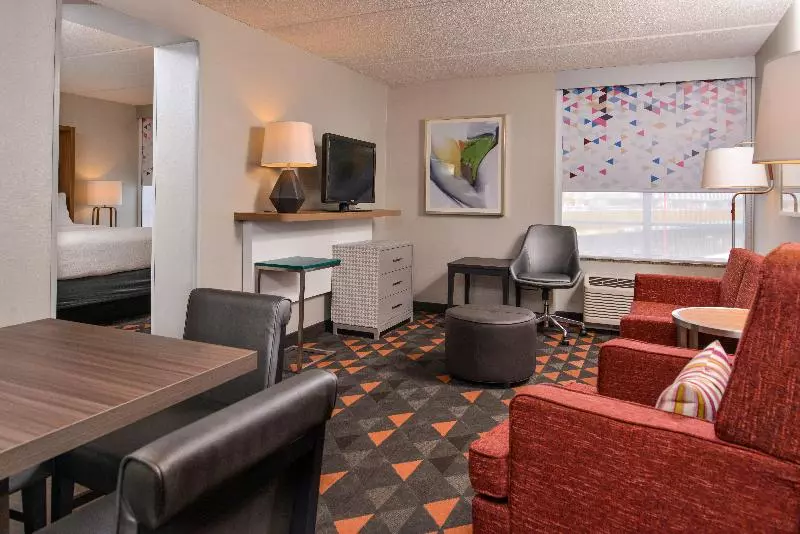 身障者適用スイートルーム, Holiday Inn Hotel & Suites Rochester   Marketplace, An Ihg
