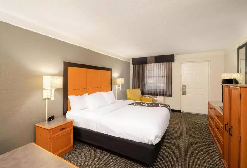 اتاق استاندارد با تخت بزرگ, La Quinta Inn By Wyndham Nashville South