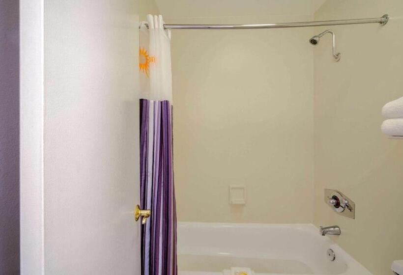 带大床的标准间, La Quinta Inn By Wyndham Nashville South