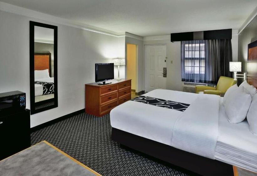 适合残疾人士使用的带超级大床的标准间, La Quinta Inn By Wyndham Nashville South