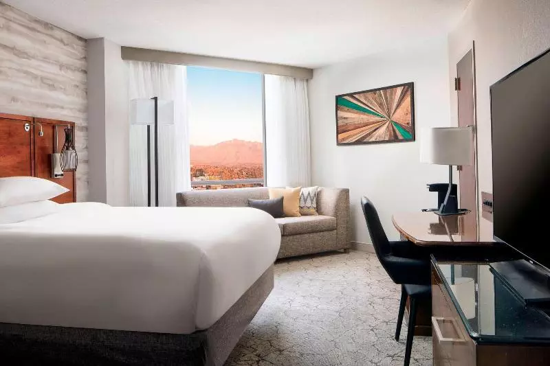 اتاق استاندارد با تخت بزرگ, Marriott Albuquerque
