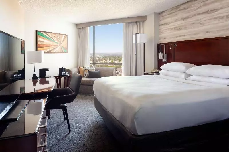 اتاق استاندارد با تخت بزرگ, Marriott Albuquerque