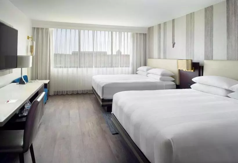キングサイズベッドのスタンダードルーム, Marriott Kansas City Overland Park