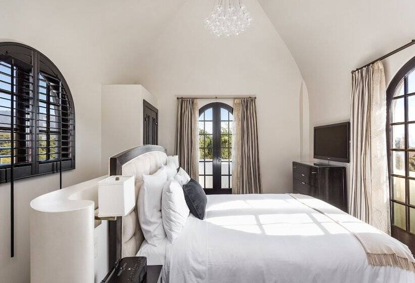 جناح, Montecito Inn