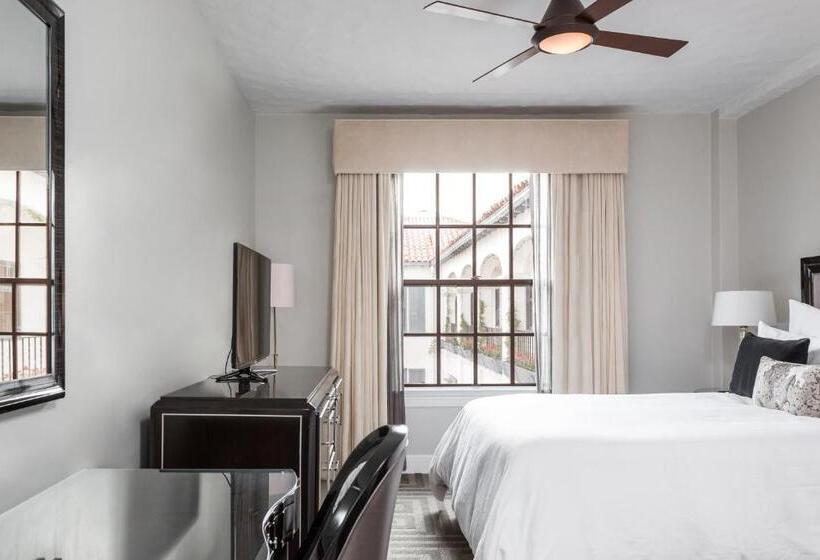 غرفة قياسية, Montecito Inn