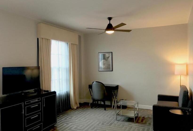 غرفة سوبيريور عائلية, Montecito Inn