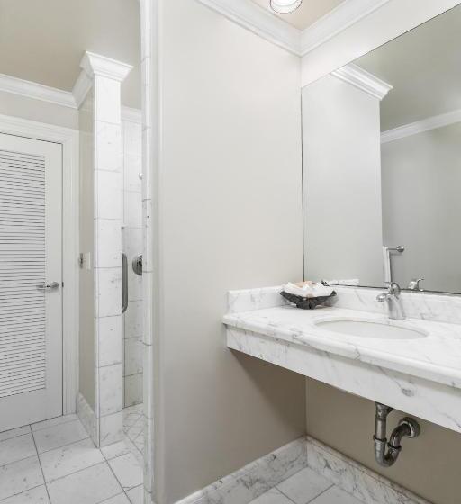 إستوديو قياسى سرير كينج, Montecito Inn