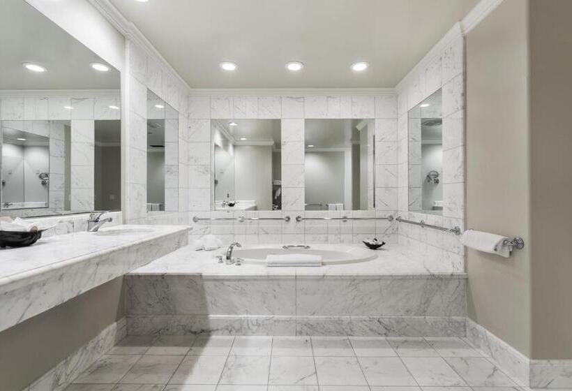 جناح سرير كينج, Montecito Inn