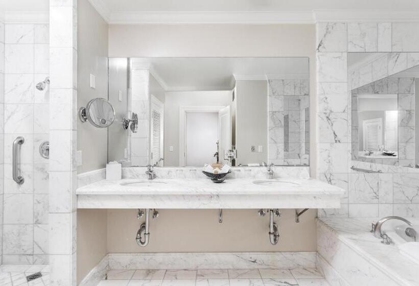 جناح سرير كينج, Montecito Inn