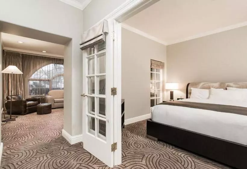 Deluxe Suite King Bed, Montecito Inn