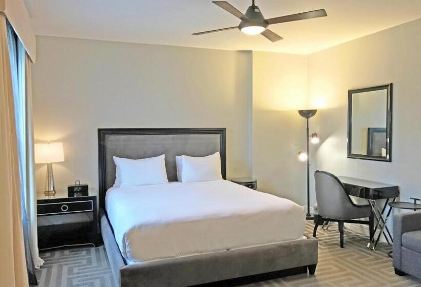 إستوديو قياسى سرير كينج, Montecito Inn