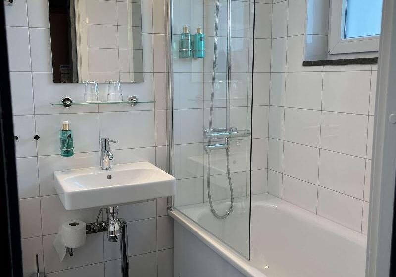 Люкс, Petit Ermitage