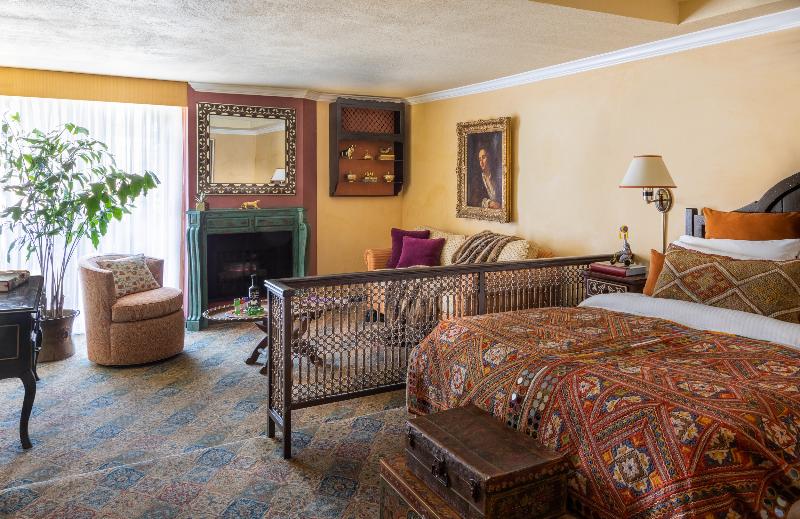 Полулюкс, Petit Ermitage