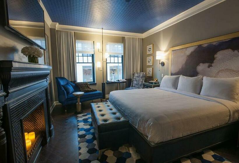 اتاق لوکس, The Goodwin