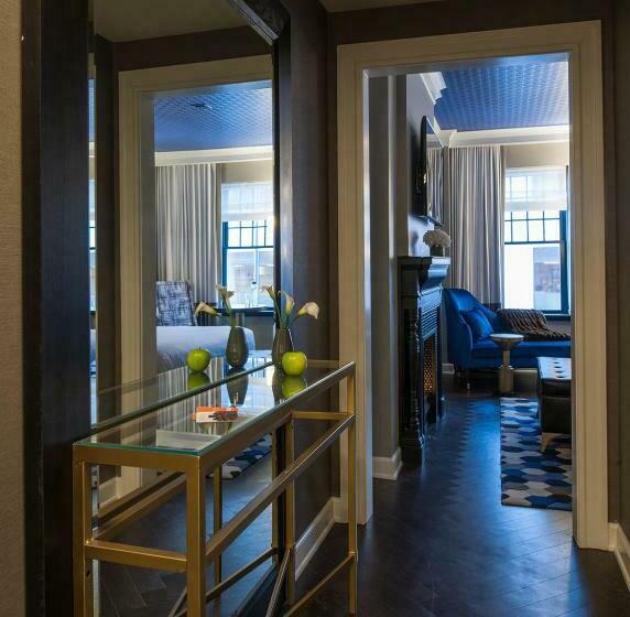 اتاق لوکس, The Goodwin