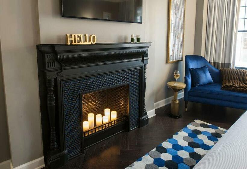 اتاق لوکس, The Goodwin