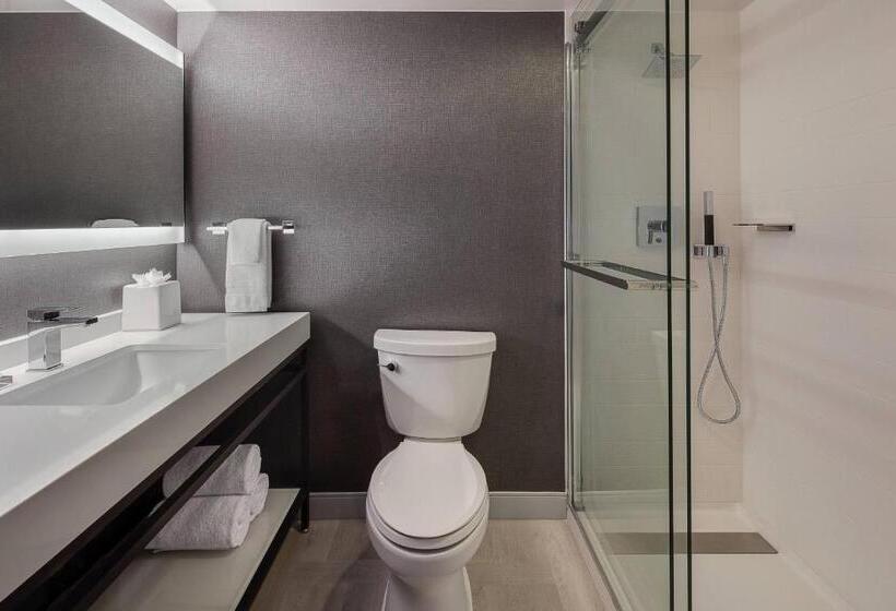 스탠다드 룸 킹사이즈 침대, Marriott Lexington Griffin Gate Golf Resort & Spa