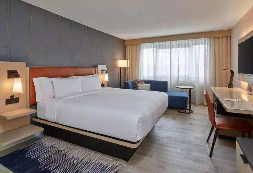キングサイズベッドのスタンダードルーム, Marriott Lexington Griffin Gate Golf Resort & Spa