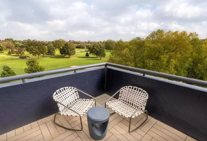 キングサイズベッドのスタンダードルーム, Marriott Lexington Griffin Gate Golf Resort & Spa