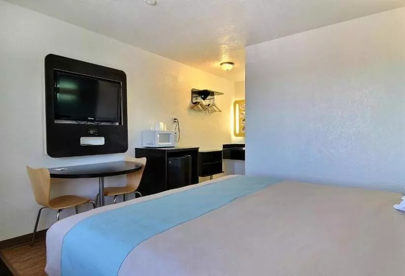 Deluxe-huone King-vuode, Motel 6carlsbad, Nm
