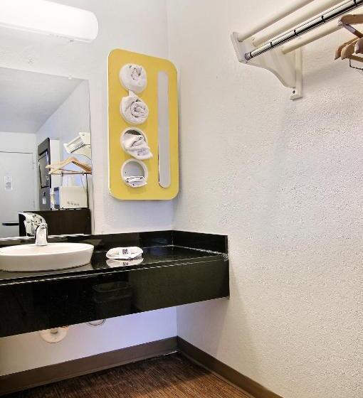 غرفة ديلوكس سرير كينج, Motel 6carlsbad, Nm