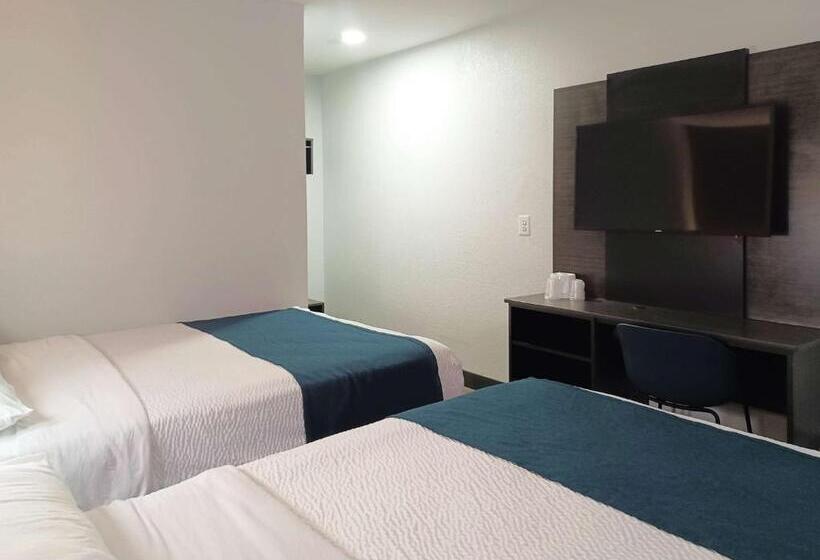 Quarto Quádruplo Estandar, Motel 6fresno, Ca  Blackstone North