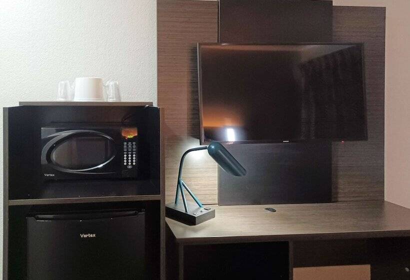 Quarto Deluxe, Motel 6fresno, Ca  Blackstone North