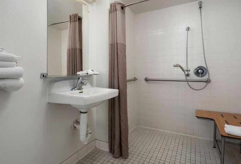 غرفة قياسية لذوى الاحتياجات الخاصة, Motel 6 Pismo Beach, Ca