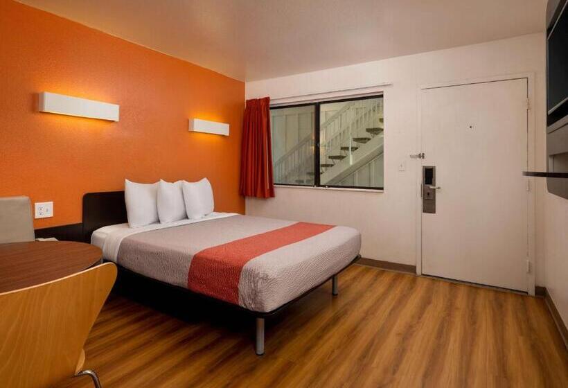 غرفة قياسية لذوى الاحتياجات الخاصة, Motel 6 Pismo Beach, Ca