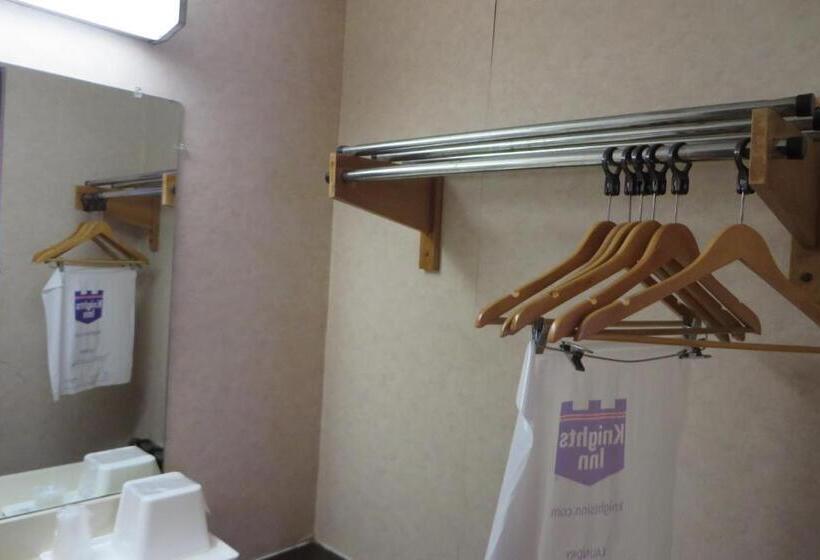 デラックスルーム, Knights Inn Canton