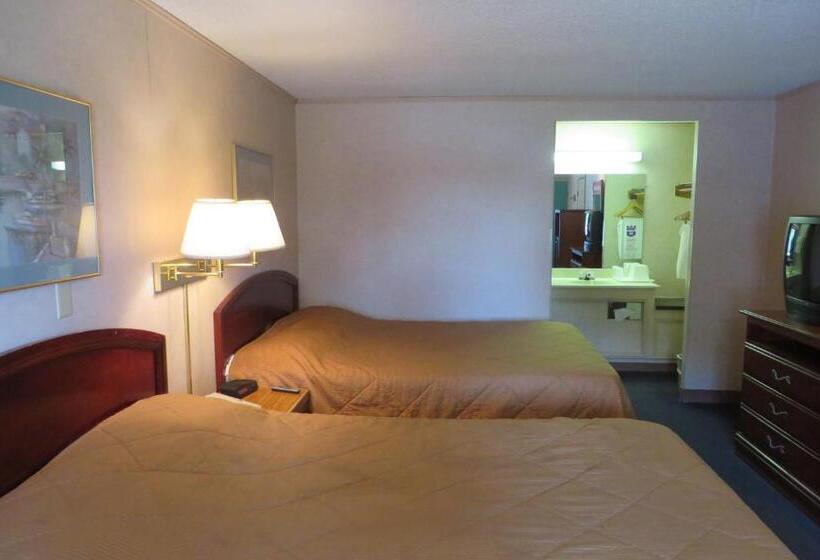 Номер Deluxe, Knights Inn Canton