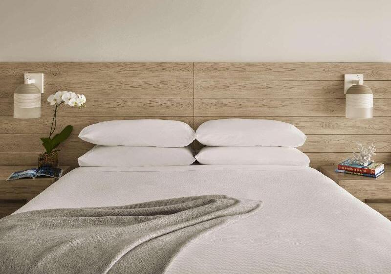 オーシャンビュースタンダードルーム, Alohilani Resort Waikiki Beach