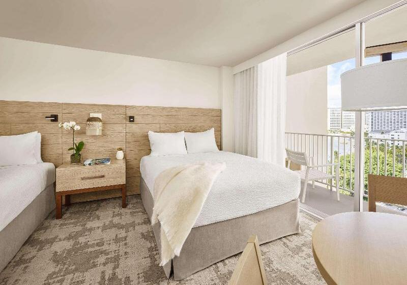 オーシャンビューのプレミアムルーム。, Alohilani Resort Waikiki Beach