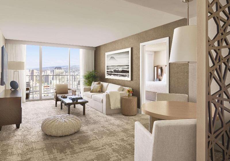 キングサイズベッドのスタンダードルーム, Alohilani Resort Waikiki Beach