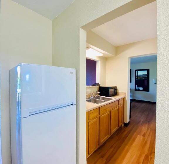 Люкс Deluxe Кровать Кинг, Days Inn By Wyndham Maysville Kentucky