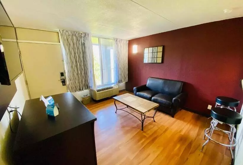 キングサイズベッドのデラックススイート, Days Inn By Wyndham Maysville Kentucky