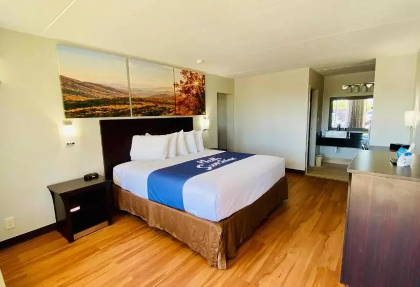 キングサイズベッドのデラックススイート, Days Inn By Wyndham Maysville Kentucky