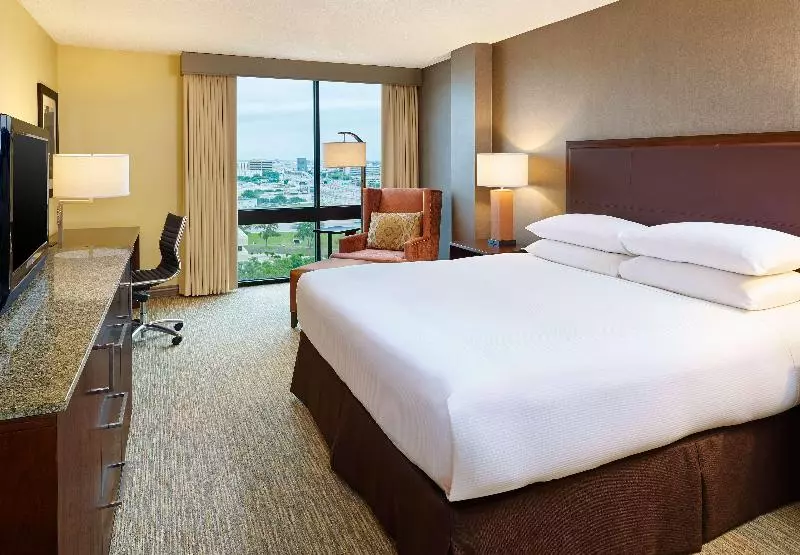 キングサイズベッドのスイートルーム, Doubletree By Hilton San Antonio Airport
