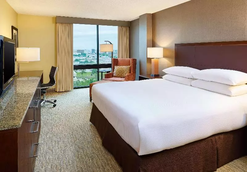 キングサイズベッドのスイートルーム, Doubletree By Hilton San Antonio Airport